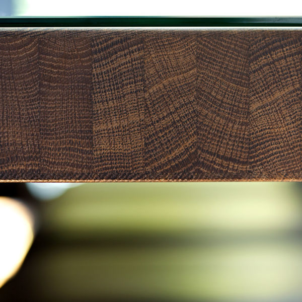 Großes Esszimmer aus Holz mit Lederbezug und Glasplatte