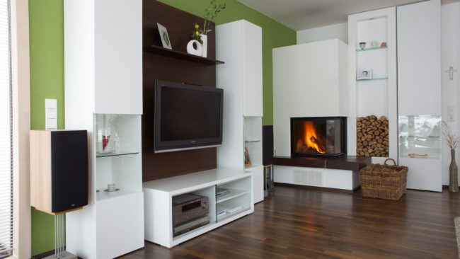 Wohnzimmerschrank und TV-Möbel weiß lackiert