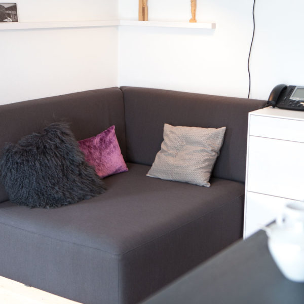 Gemütliche Sitzecke mit cleveren Funktionen