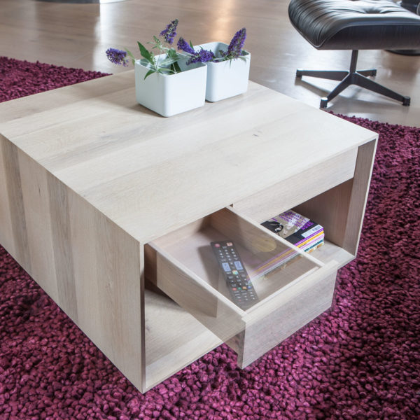 TV-Schrank mit integriertem HiFi-System