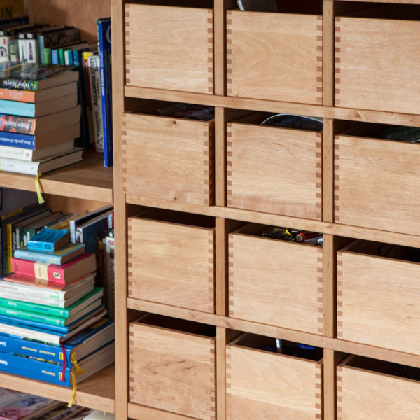 Bücherregal mit integriertem TV-Möbel