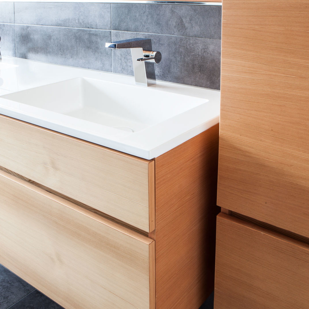 Badmöbel in Kirschbaum