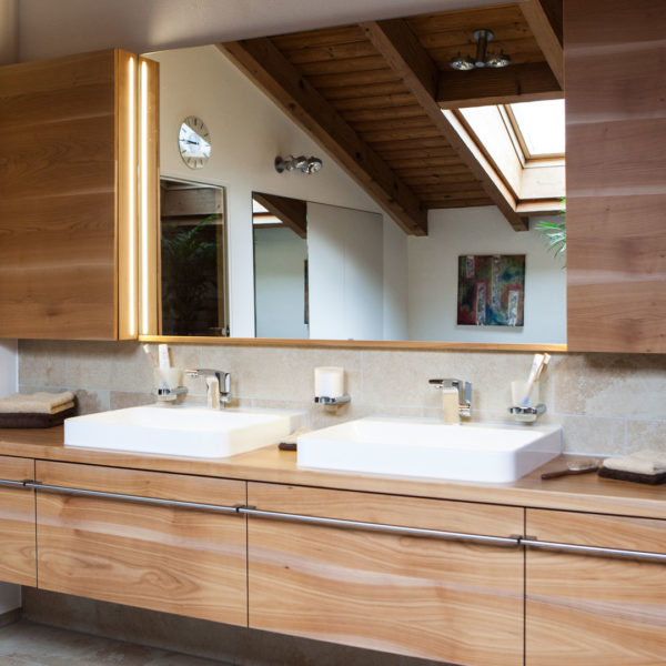 Badmöbel und Raumkonzept für eine Badrenovierung