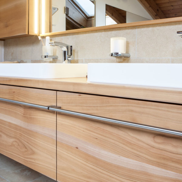 Badmöbel und Raumkonzept für eine Badrenovierung