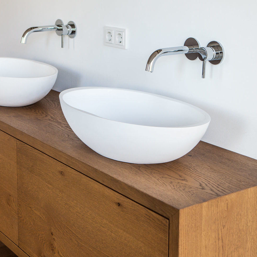 Moderne Badeinrichtung