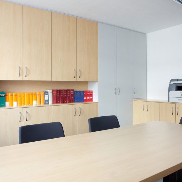 Besprechungszimmer und Empfangstheke