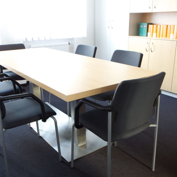 Besprechungszimmer und Empfangstheke