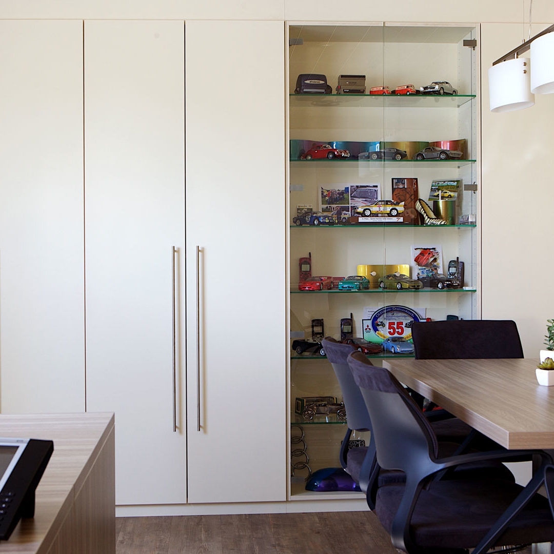 Büro mit Besprechungstisch