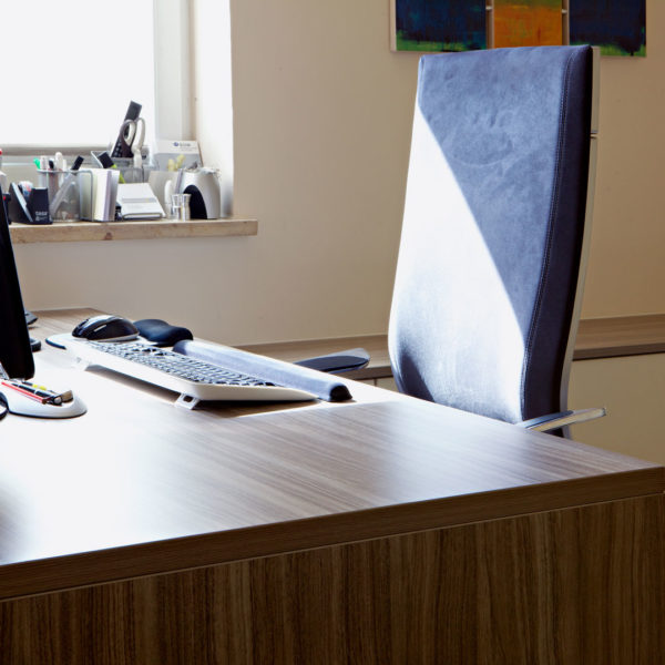 Büro mit Besprechungstisch