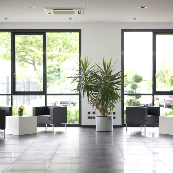 Moderne Sitzgruppe im Foyer