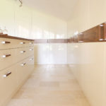 Ankleide mit vielen Funktionsmöbel