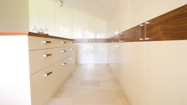 Ankleide mit vielen Funktionsmöbel