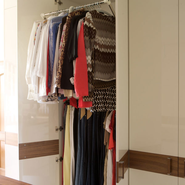 Kleiderschrank herausklappbar