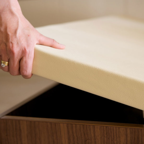 Sitzbank als Stauraum