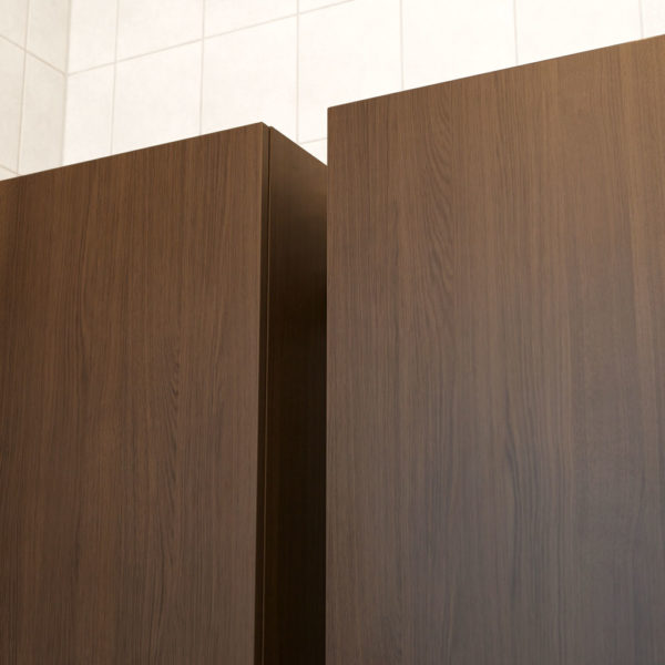 Badmöbel in braun-anthrazit Farbkombination