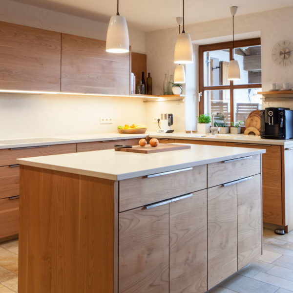 Große Küche inklusive Raumplanung für eine Renovierung