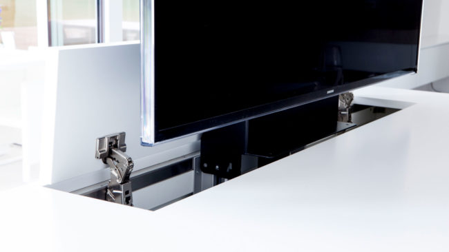 TV Möbel mit versenkbarem Monitor und integriertem Soundsystem