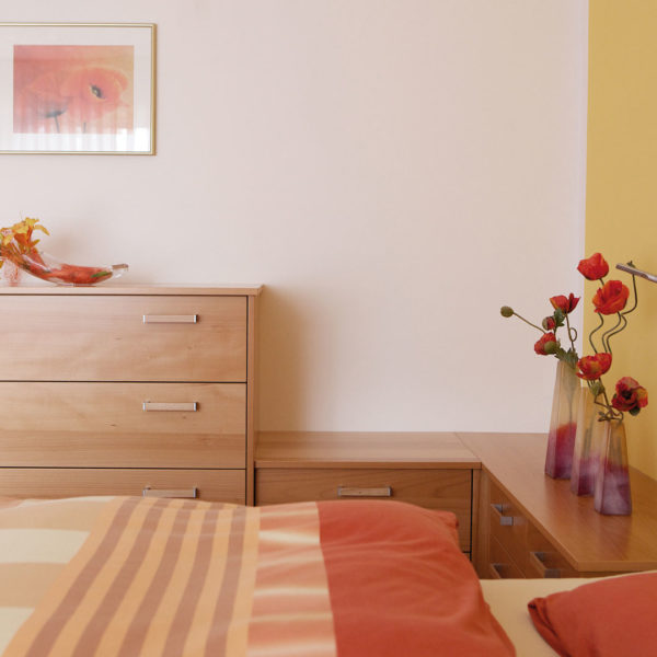 Schlafzimmer in Buche