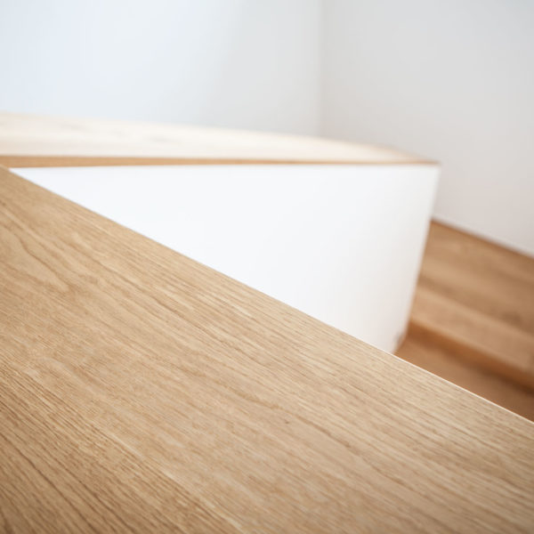 Treppe mit Stufen aus Eiche