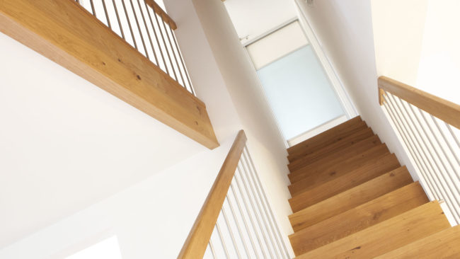 Treppe mit integrierter Schrankwand