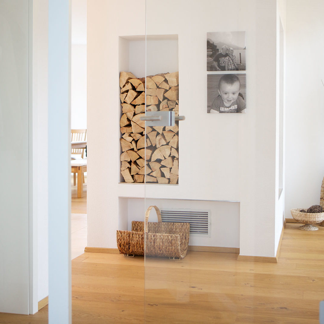 Schöner Windfang mit Glastüre