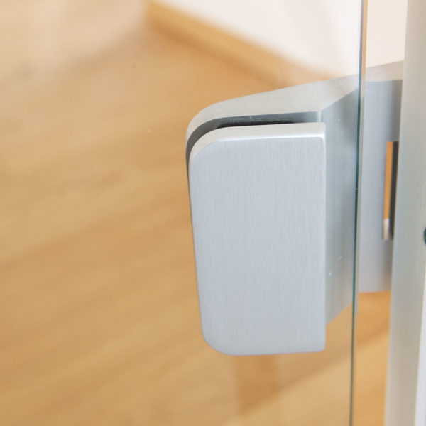 Schöner Windfang mit Glastüre