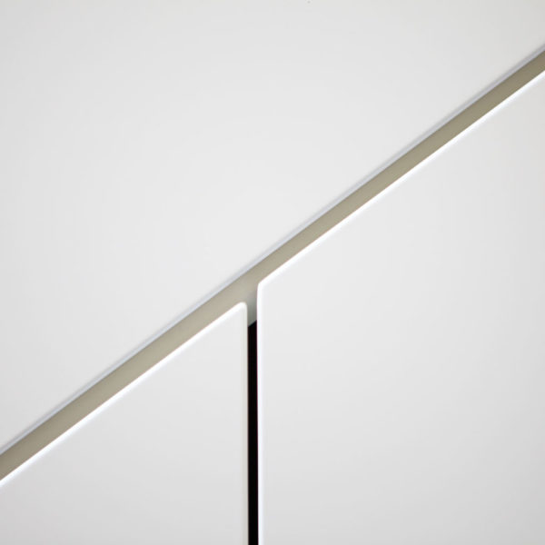 Treppe mit integriertem Schrank