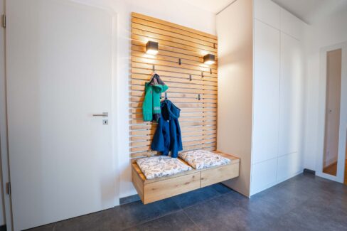 Schreinerei Steinberger Garderobe 3054